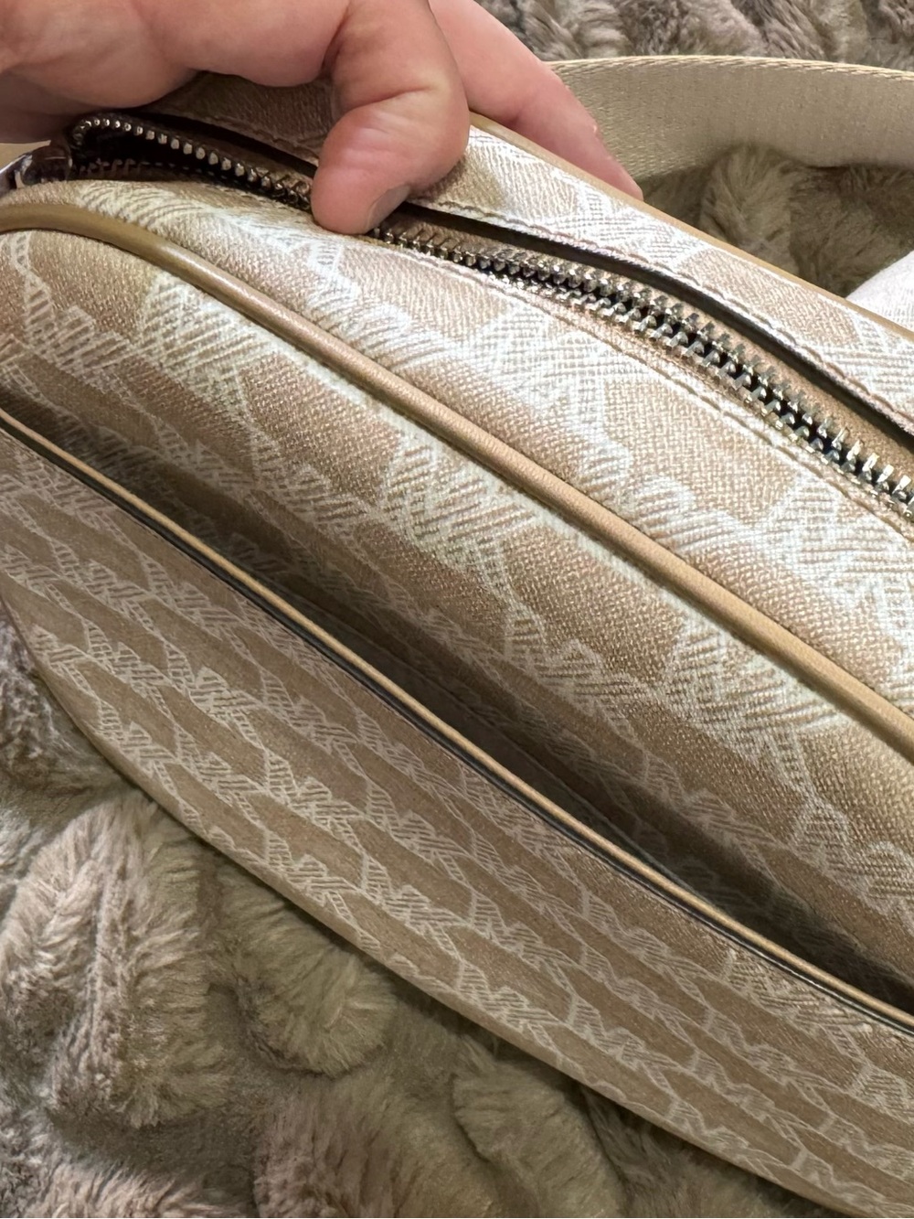 Michael Kors Cream and Tan Signature Crossbody Bag - Picture 4 of 4